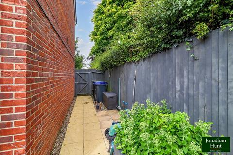 1 Dellow Close, Buntingford, SG9 9GE