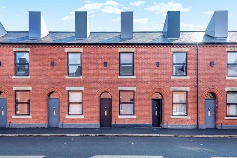 2 bedroom terraced house to rent, Ash Street, Salford, M6 5NA