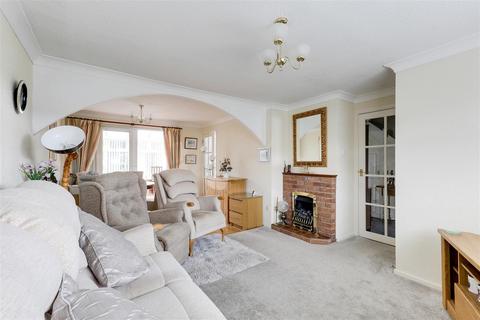 3 bedroom semi-detached house for sale, Homefield Avenue, Arnold NG5