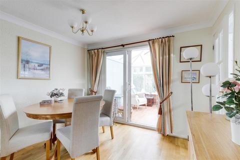 3 bedroom semi-detached house for sale, Homefield Avenue, Arnold NG5