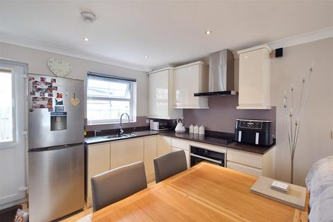 2 bedroom end of terrace house for sale, North Road, Cardigan