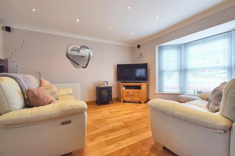 2 bedroom end of terrace house for sale, North Road, Cardigan