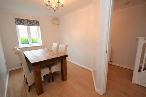 3 bedroom semi-detached house to rent, Stableford Close, Shepshed LE12