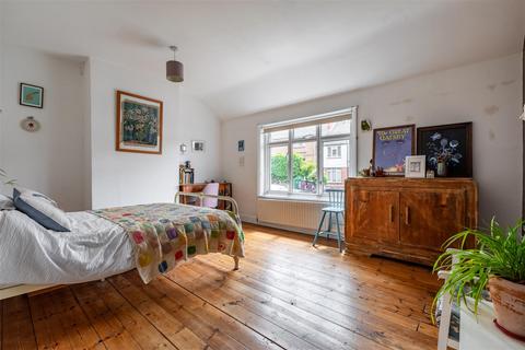 3 bedroom house for sale, Coombe Road, Brighton