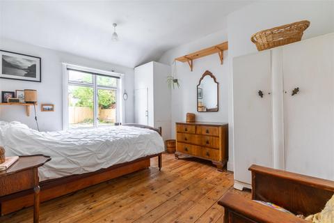 3 bedroom house for sale, Coombe Road, Brighton