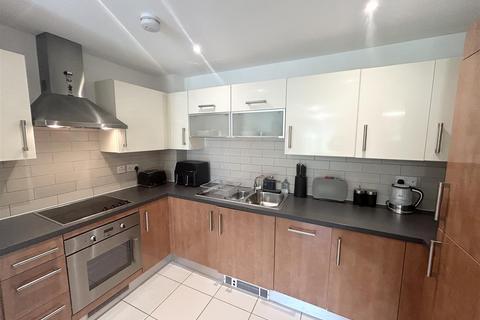 1 bedroom flat for sale, London Road, Bushey WD23