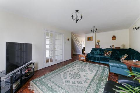 16 Kendal Gardens, Sutton, SM1 3LL