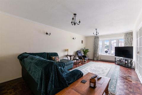 16 Kendal Gardens, Sutton, SM1 3LL