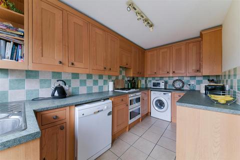 16 Kendal Gardens, Sutton, SM1 3LL