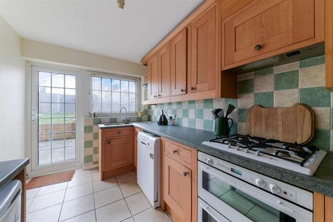 16 Kendal Gardens, Sutton, SM1 3LL