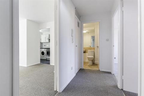 47 Dunnymans Road, Banstead, SM7 2BZ