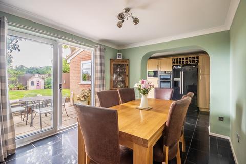 30 Jacomb Close, Lower Broadheath, Worcester, WR2 6SQ