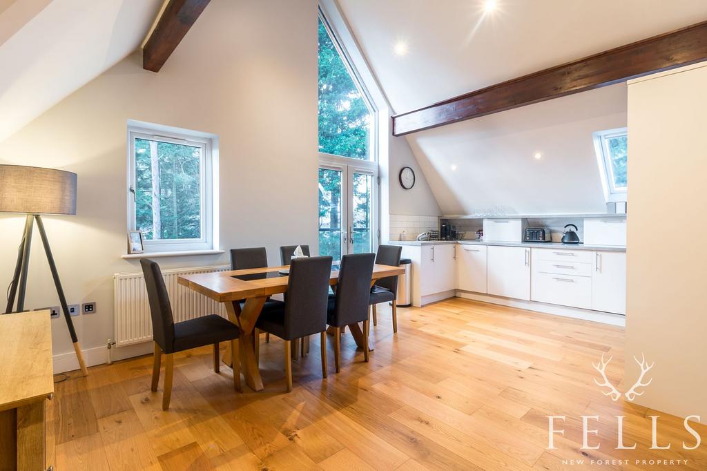 Kitchen/Dining/Lounge Area