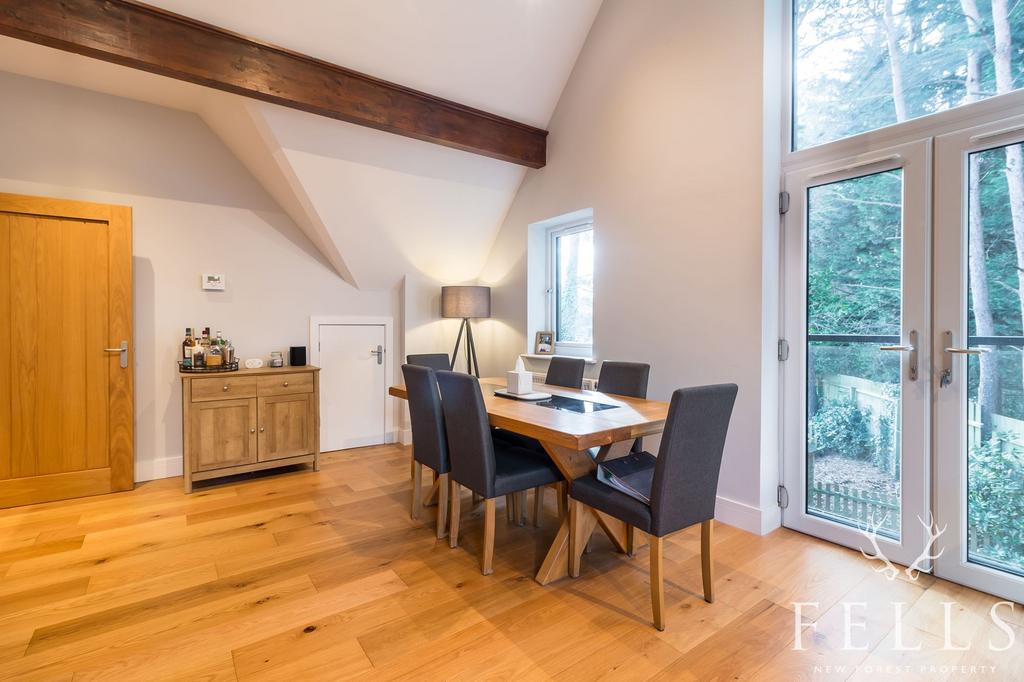 Kitchen/Dining/Lounge Area