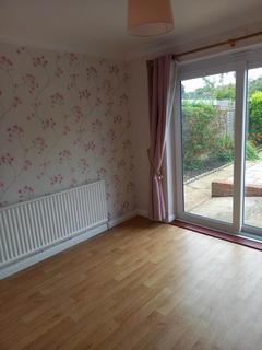 2 bedroom bungalow to rent, Swallow Close, Eastbourne