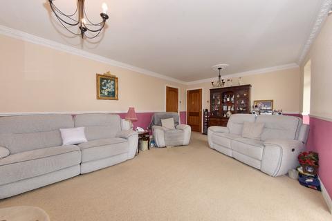 18 Adwalton Green, Drighlington, Bradford, BD11 1BT