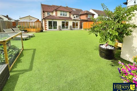 6 bedroom semi-detached house for sale, Broadstone Road, Hornchurch, Essex, RM12