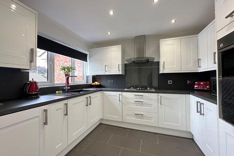 5 Barmhouse Close, Hyde, SK14 3DA