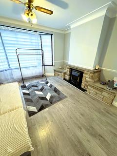 3 bedroom house to rent, Cecil Road, Romford RM6