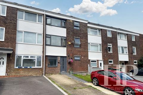 4 bedroom townhouse for sale, Caburn Heights, Crawley RH11