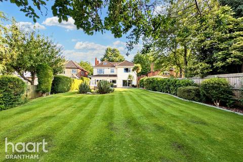 5 bedroom detached house for sale, Barrowby Road, Grantham