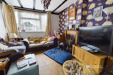 3 bedroom end of terrace house for sale, Bridge Road, Chessington, Surrey. KT9