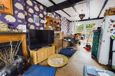 56 Bridge Road, Chessington, KT9 2EP
