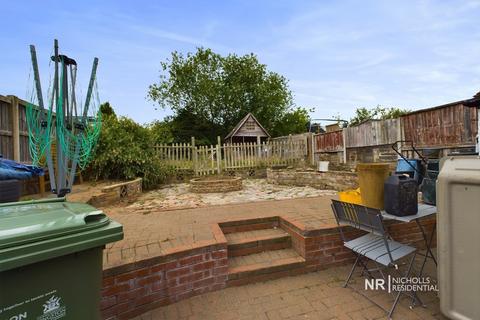 56 Bridge Road, Chessington, KT9 2EP