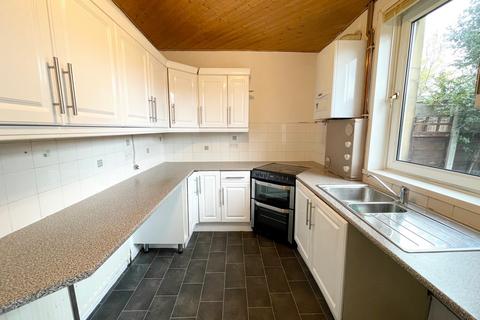 3 bedroom house to rent, Reinwood Road, Huddersfield, West Yorkshire, UK, HD3