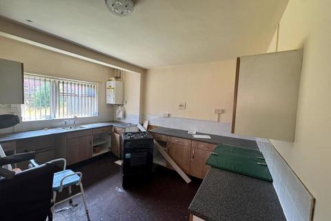 3 bedroom semi-detached house for sale, Springfield Avenue, Dudley, West Midlands