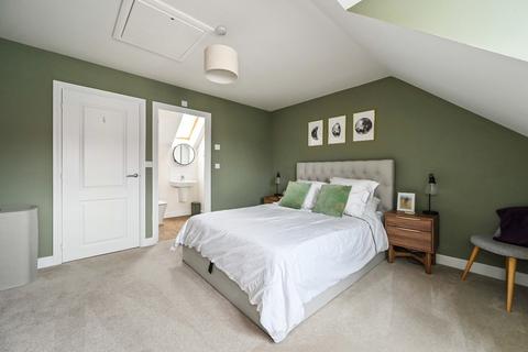 4 bedroom semi-detached house for sale, Heron Way, Liphook, Hampshire