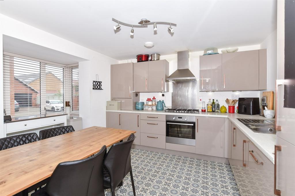 Kitchen/ Breakfast Room