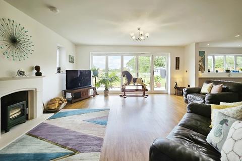 95 Canewdon View Road, Rochford, SS4 3DU
