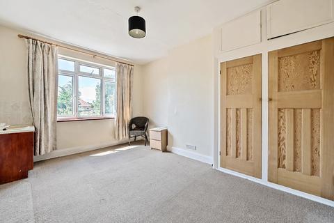 18 Montrose Gardens, Sutton, SM1 3BZ