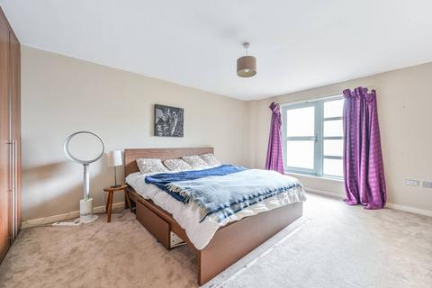 1 bedroom flat for sale, Battersea Park Road, Battersea, London, SW11