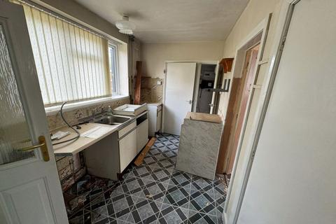 3 bedroom semi-detached house for sale, Patricia Crescent, Dudley, West Midlands