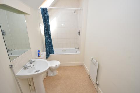 2 bedroom maisonette to rent, Amber Court, Belmore Lane, Lymington, Hampshire, SO41