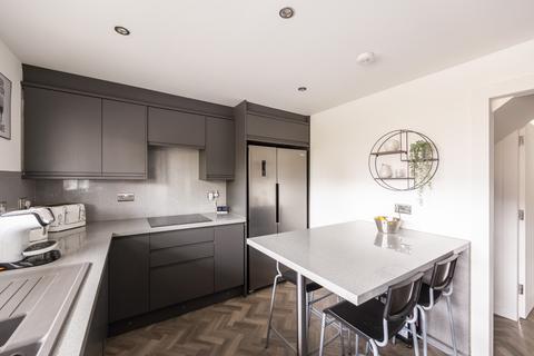 Flat 5, 36 Northfield Drive, Edinburgh, EH8 7RH