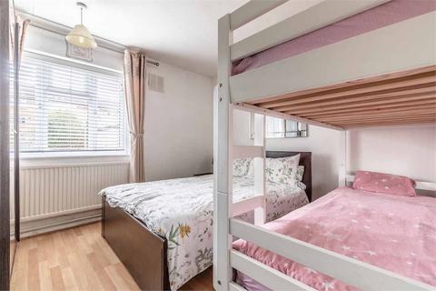 1 bedroom ground floor flat to rent, The Brambles, West Drayton UB7