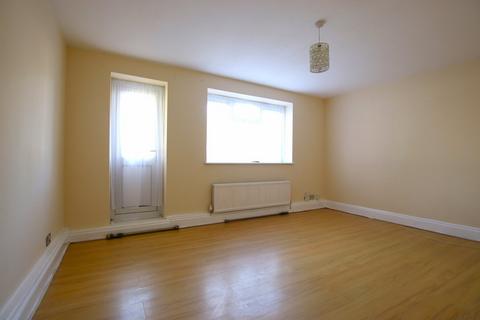 2 bedroom flat to rent, Anerley Road, London, SE19