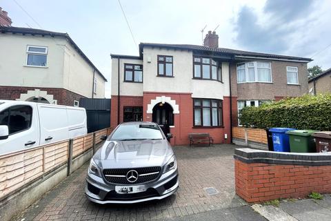 4 bedroom semi-detached house for sale, The Crescent, Bredbury