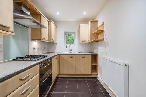 2 bedroom flat for sale, Roundburrow Close, Warlingham CR6