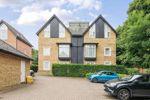 9 Roundburrow Close, Warlingham, CR6 9TT