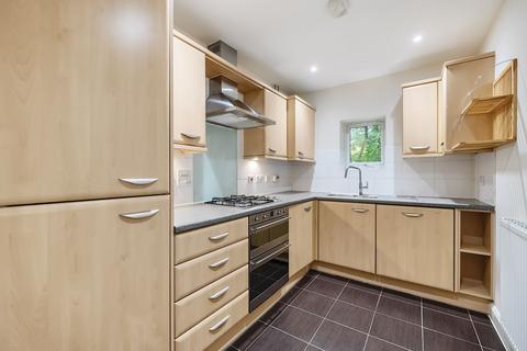 9 Roundburrow Close, Warlingham, CR6 9TT