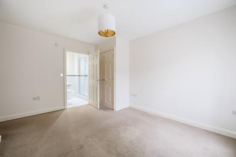 9 Roundburrow Close, Warlingham, CR6 9TT