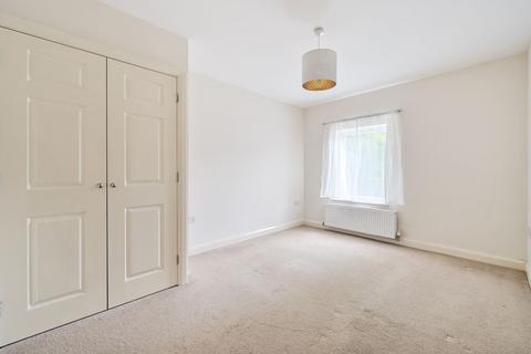 9 Roundburrow Close, Warlingham, CR6 9TT