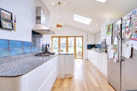 8 Usk Road, Aveley, South Ockendon, RM15 4PB