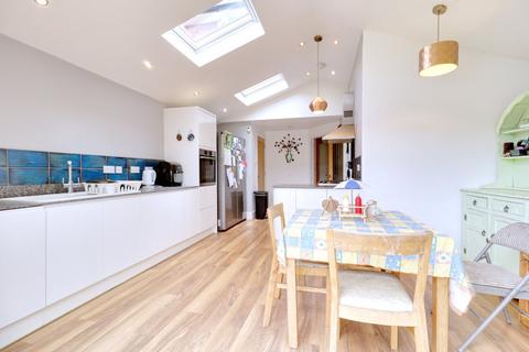 8 Usk Road, Aveley, South Ockendon, RM15 4PB