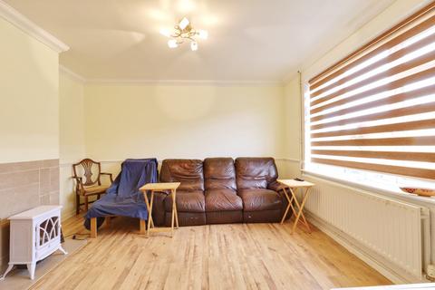 8 Usk Road, Aveley, South Ockendon, RM15 4PB