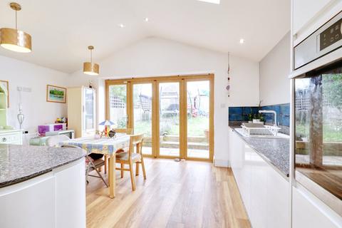 8 Usk Road, Aveley, South Ockendon, RM15 4PB